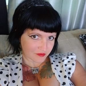 Meet your Posher, Carrie